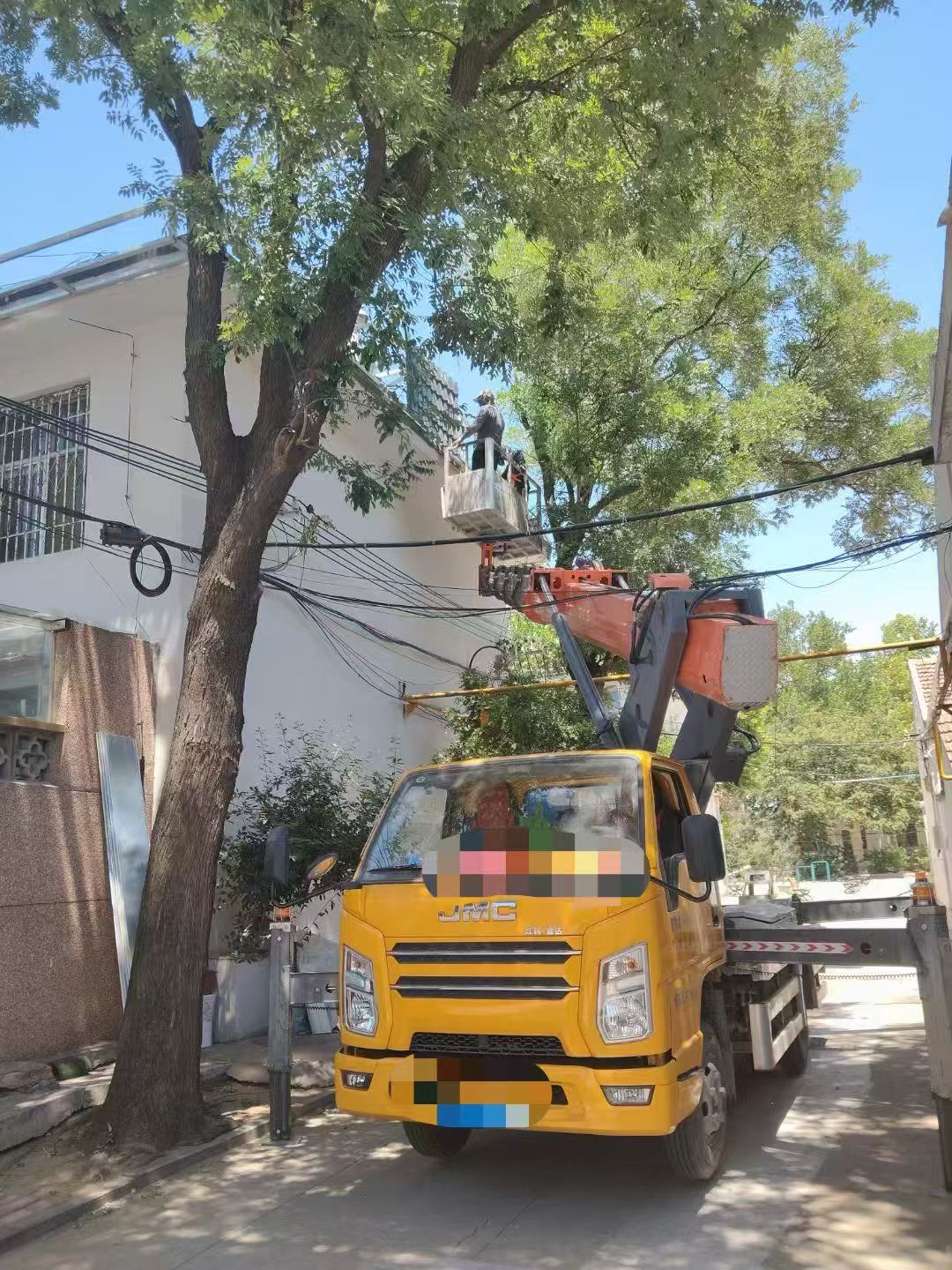 吐鲁番市高空作业车能吊装重物吗？最大承载多少公斤？