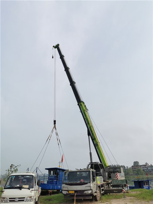 吐鲁番市桥梁建设吊装案例